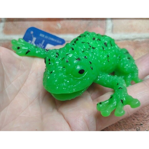 Spotted Frog Toad Life-Like Realistic Squishy Stretchable Figure Toy Squeezable - Picture 8 of 16